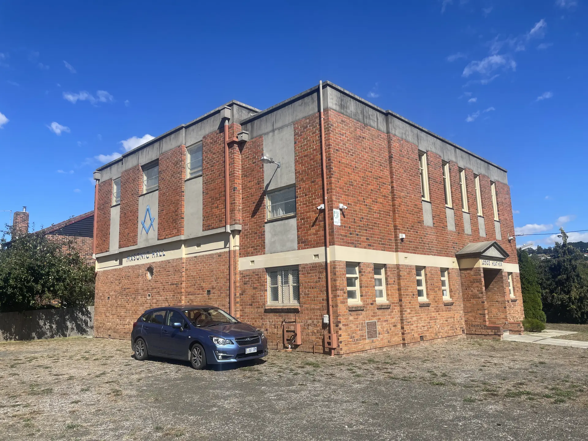The existing facade of the currently unoccupied building.